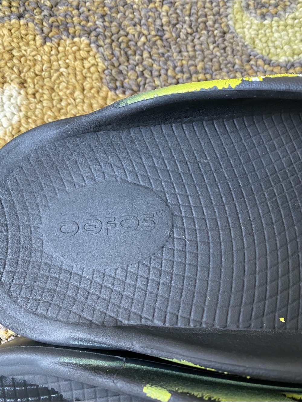 OOFOS Black Sandals with Yellow Accents Mens size 7 or women’s size 9
